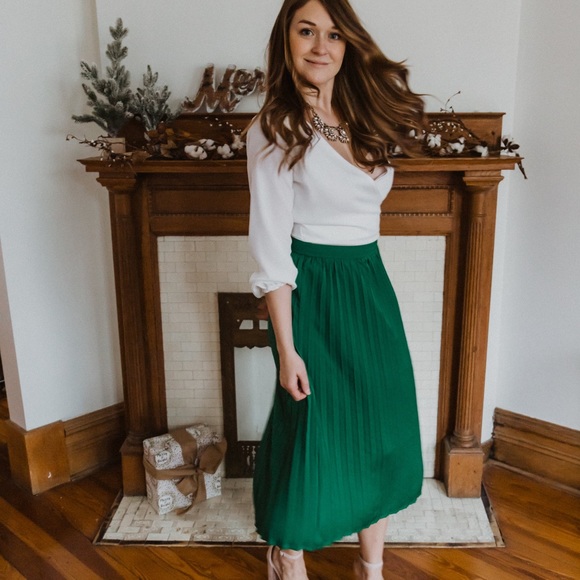 NWT Green Pleated Midi Skirt - Picture 4 of 16